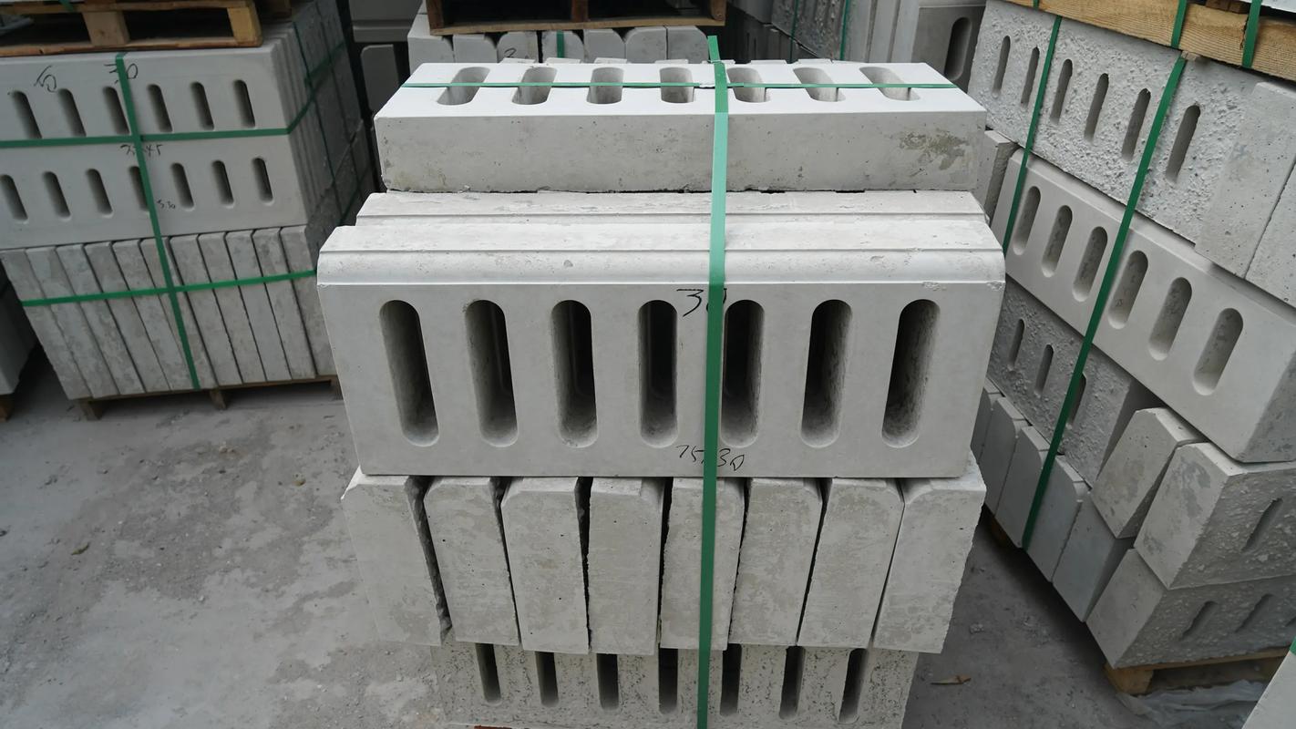 胶州水篦子价格,青州市万兴建材主营:水泥排水槽,水泥花砖
